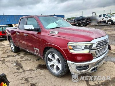 Czwarte zdjęcie samochodu z boku: 2019 RAM 1500 LARAMIE VIN:1C6SRFDT8KN812620 - miniatura