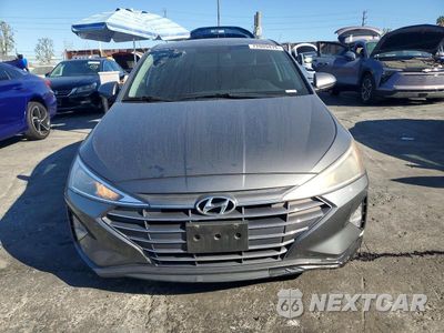Piąte zdjęcie samochodu w środku: 2019 HYUNDAI ELANTRA SE VIN:5NPD74LF2KH424970 - miniatura