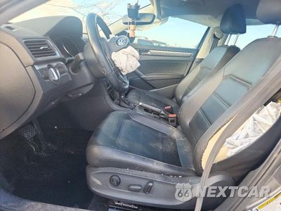 Zdjęcie 7 z 12 samochodu: 2017 VOLKSWAGEN PASSAT SE VIN:1VWGT7A3XHC027723 - miniatura