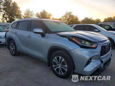 Czwarte zdjęcie samochodu z boku: 2021 TOYOTA HIGHLANDER XLE VIN:5TDGZRBHXMS149448 - miniatura