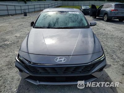 Piąte zdjęcie samochodu w środku: 2025 HYUNDAI ELANTRA SEL VIN:KMHLS4DG2SU944783 - miniatura