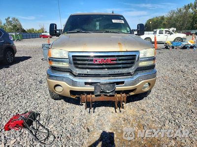 Piąte zdjęcie samochodu w środku: 2006 GMC SIERRA K2500 HEAVY DUTY VIN:1GTHK29U36E114455 - miniatura