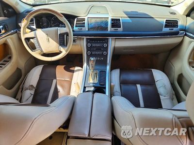 Zdjęcie 8 z 13 samochodu: 2010 LINCOLN MKS VIN:1LNHL9DR9AG611463 - miniatura