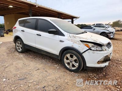 Czwarte zdjęcie samochodu z boku: 2016 FORD ESCAPE S VIN:1FMCU0F75GUC50449 - miniatura