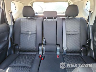 Zdjęcie 10 z 13 samochodu: 2018 NISSAN ROGUE SV VIN:JN8AT2MV5JW301881 - miniatura