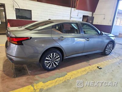 Trzecie zdjęcie samochodu z tyłu: 2026 NISSAN ALTIMA SV VIN:1N4BL4DW9TN331047 - miniatura