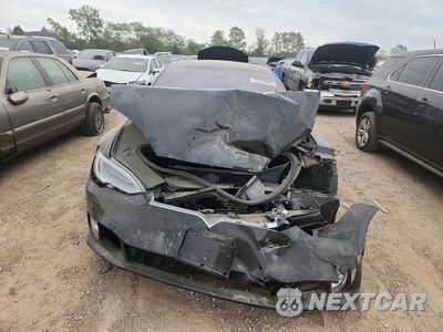 Piąte zdjęcie samochodu w środku: 2019 TESLA MODEL S VIN:5YJSA1E28KF306017 - miniatura