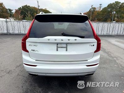 Piąte zdjęcie samochodu w środku: 2019 VOLVO XC90 T6 MOMENTUM VIN:YV4A22PK4K1454442 - miniatura