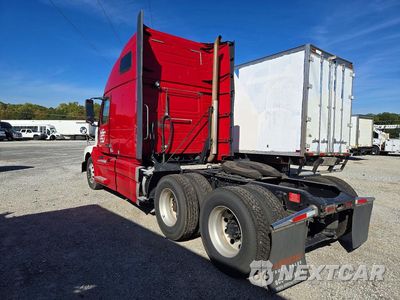 Drugie zdjęcie samochodu z przodu: 2016 VOLVO VNL SEMI TRUCK VIN:4V4NC9EH6GN948114 - miniatura