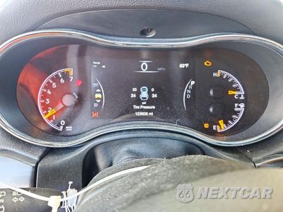 Zdjęcie 9 z 12 samochodu: 2020 JEEP GRAND CHEROKEE LIMITED VIN:1C4RJEBG1LC265198 - miniatura