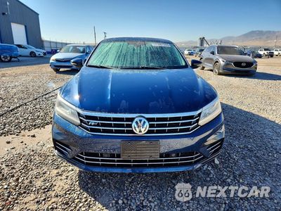 Piąte zdjęcie samochodu w środku: 2019 VOLKSWAGEN PASSAT SE R-LINE VIN:1VWMA7A39KC002067 - miniatura
