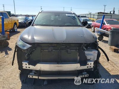 Piąte zdjęcie samochodu w środku: 2022 TOYOTA HIGHLANDER XLE VIN:5TDGZRAH9NS143322 - miniatura
