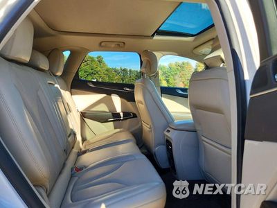 Zdjęcie 11 z 13 samochodu: 2019 LINCOLN MKC RESERVE VIN:5LMCJ3D97KUL32087 - miniatura