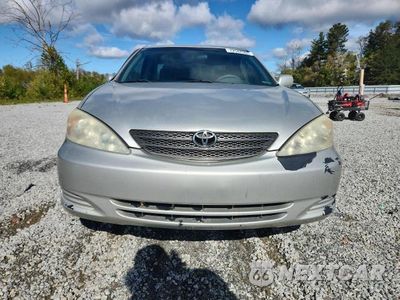 Piąte zdjęcie samochodu w środku: 2002 TOYOTA CAMRY LE VIN:4T1BE32K42U058050 - miniatura
