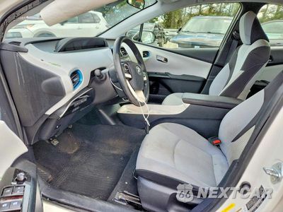 Zdjęcie 7 z 12 samochodu: 2018 TOYOTA PRIUS THREE VIN:JTDKARFU5J3067830 - miniatura