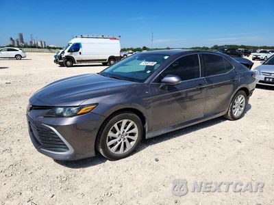 2021 TOYOTA CAMRY LE 4T1C11AK1MU537597 - główne zdjęcie licytacji z USA - miniatura