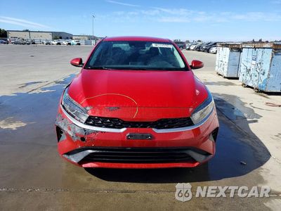 Piąte zdjęcie samochodu w środku: 2023 KIA FORTE LXS VIN:3KPF24AD3PE627595 - miniatura