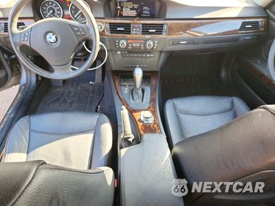Zdjęcie 8 z 12 samochodu: 2011 BMW 328 XI VIN:WBAUU3C51BA542233 - miniatura