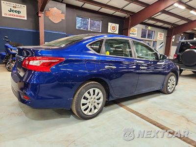 Trzecie zdjęcie samochodu z tyłu: 2019 NISSAN SENTRA S VIN:3N1AB7APXKY435963 - miniatura