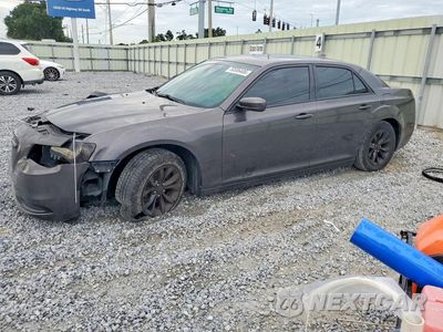 2015 CHRYSLER 300 LIMITED 2C3CCAAG5FH930670 - główne zdjęcie licytacji z USA - miniatura