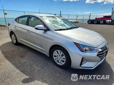 Czwarte zdjęcie samochodu z boku: 2019 HYUNDAI ELANTRA SE VIN:5NPD74LF4KH434674 - miniatura