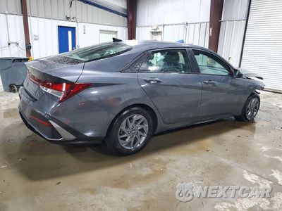 Trzecie zdjęcie samochodu z tyłu: 2024 HYUNDAI ELANTRA SEL VIN:KMHLM4DG2RU663734 - miniatura