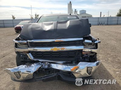 Piąte zdjęcie samochodu w środku: 2017 CHEVROLET SILVERADO K1500 LT VIN:3GCUKREC1HG425656 - miniatura