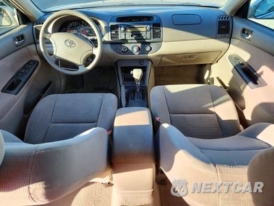 Zdjęcie 8 z 12 samochodu: 2005 TOYOTA CAMRY LE VIN:4T1BE32K05U416720 - miniatura