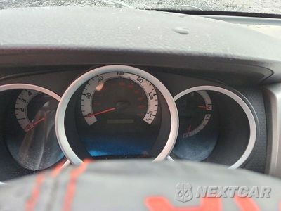 Zdjęcie 9 z 12 samochodu: 2013 TOYOTA TACOMA V6 VIN:3TMLU4EN1DM105789 - miniatura