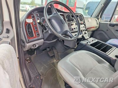 Zdjęcie 8 z 14 samochodu: 2007 FREIGHTLINER M2 106 MEDIUM DUTY VIN:1FVACWCT87HY91627 - miniatura