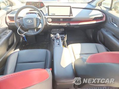 Zdjęcie 8 z 12 samochodu: 2025 TOYOTA PRIUS PLUG-IN HYBRID XSE VIN:JTDACACU0S3045215 - miniatura