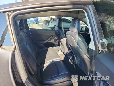 Zdjęcie 10 z 12 samochodu: 2023 TESLA MODEL Y VIN:7SAYGAEEXPF613914 - miniatura