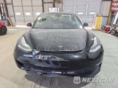 Piąte zdjęcie samochodu w środku: 2018 TESLA MODEL 3 VIN:5YJ3E1EA2JF071211 - miniatura