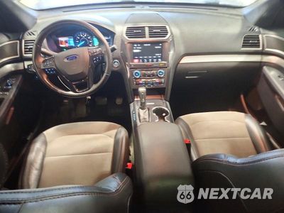 Zdjęcie 8 z 13 samochodu: 2017 FORD EXPLORER XLT VIN:1FM5K8D88HGC54553 - miniatura