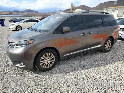 2013 TOYOTA SIENNA XLE 8-PASSENGER 5TDYK3DC7DS381254 - główne zdjęcie licytacji z USA - miniatura