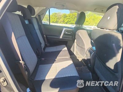 Zdjęcie 10 z 12 samochodu: 2023 TOYOTA 4RUNNER SR5 VIN:JTEMU5JR5P6139852 - miniatura