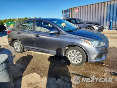 Czwarte zdjęcie samochodu z boku: 2019 HYUNDAI ACCENT SE VIN:3KPC24A3XKE049725 - miniatura