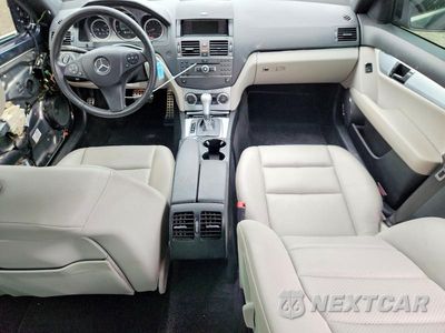 Zdjęcie 8 z 13 samochodu: 2010 MERCEDES-BENZ C 300 VIN:WDDGF5EB9AA401360 - miniatura