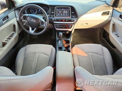 Zdjęcie 8 z 12 samochodu: 2019 HYUNDAI SONATA SE VIN:5NPE24AF3KH815681 - miniatura