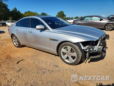 Czwarte zdjęcie samochodu z boku: 2018 JAGUAR XF VIN:SAJBR4FX1JCY56418 - miniatura