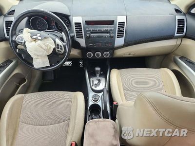 Zdjęcie 8 z 13 samochodu: 2010 MITSUBISHI OUTLANDER GT VIN:JA4JT5AX8AZ009217 - miniatura
