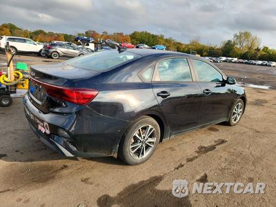 Trzecie zdjęcie samochodu z tyłu: 2023 KIA FORTE LXS VIN:3KPF24AD6PE591112 - miniatura