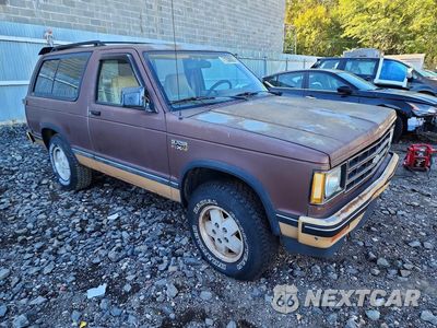 Czwarte zdjęcie samochodu z boku: 1988 CHEVROLET BLAZER S10 VIN:1GNCT18Z9J0159654 - miniatura
