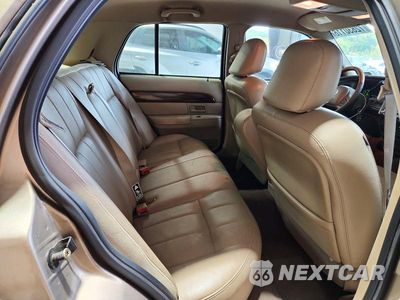 Zdjęcie 10 z 12 samochodu: 2003 MERCURY GRAND MARQUIS VIN:2MEHM75W93X673886 - miniatura