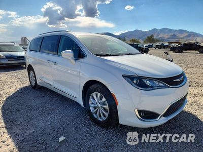 Czwarte zdjęcie samochodu z boku: 2019 CHRYSLER PACIFICA TOURING L VIN:2C4RC1BG1KR539783 - miniatura