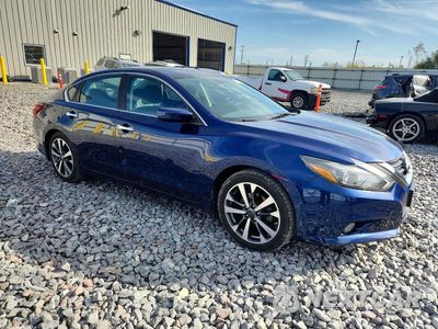 Czwarte zdjęcie samochodu z boku: 2017 NISSAN ALTIMA 2.5 SR VIN:1N4AL3AP1HC122536 - miniatura