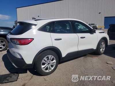 Trzecie zdjęcie samochodu z tyłu: 2020 FORD ESCAPE S VIN:1FMCU0F63LUB95243 - miniatura