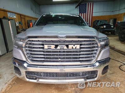 Piąte zdjęcie samochodu w środku: 2026 RAM 1500 LARAMIE VIN:1C6SRFJP2TN249332 - miniatura