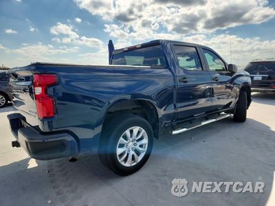 Trzecie zdjęcie samochodu z tyłu: 2020 CHEVROLET SILVERADO C1500 CUSTOM VIN:3GCPWBEKXLG360296 - miniatura