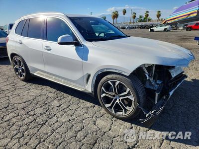 Czwarte zdjęcie samochodu z boku: 2022 BMW X5 XDRIVE40I VIN:5UXCR6C03N9J30180 - miniatura